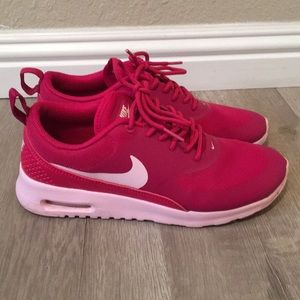 Nike Air Max Thea. Hot Pink w/ Baby Pink Shoes 🌺